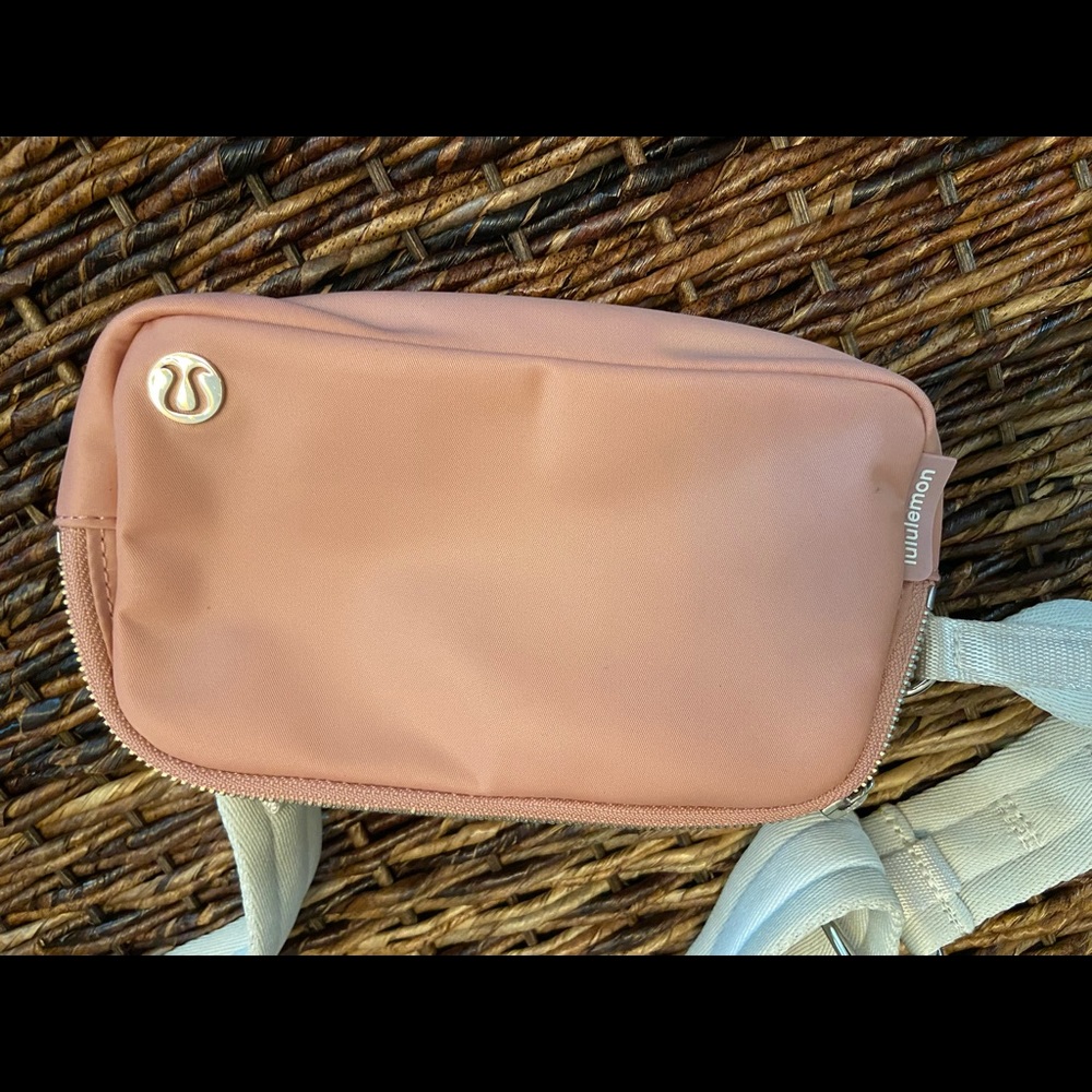 Lululemon crossbody